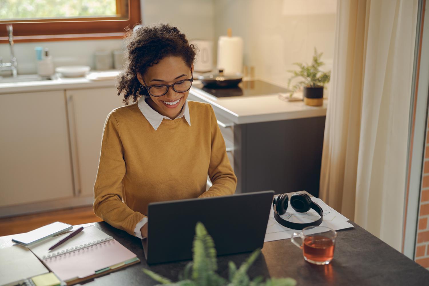 como trabalçhar em casa vendendo cursos online